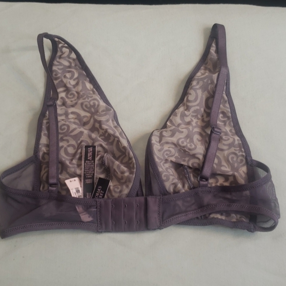 NWT Victoria Secret Velvet Bralette. Hp🔥🔥🔥 - Picture 4 of 5